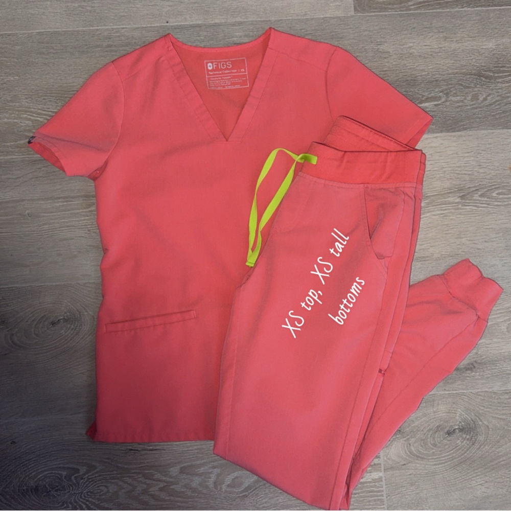 Figs Coral Scrub Set